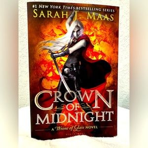 Crown of Midnight by Sarah J Maas paperback original cover
